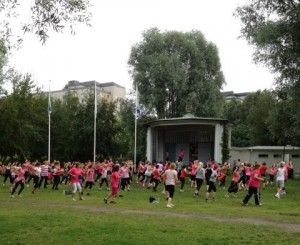 Massa glada zumbinaer